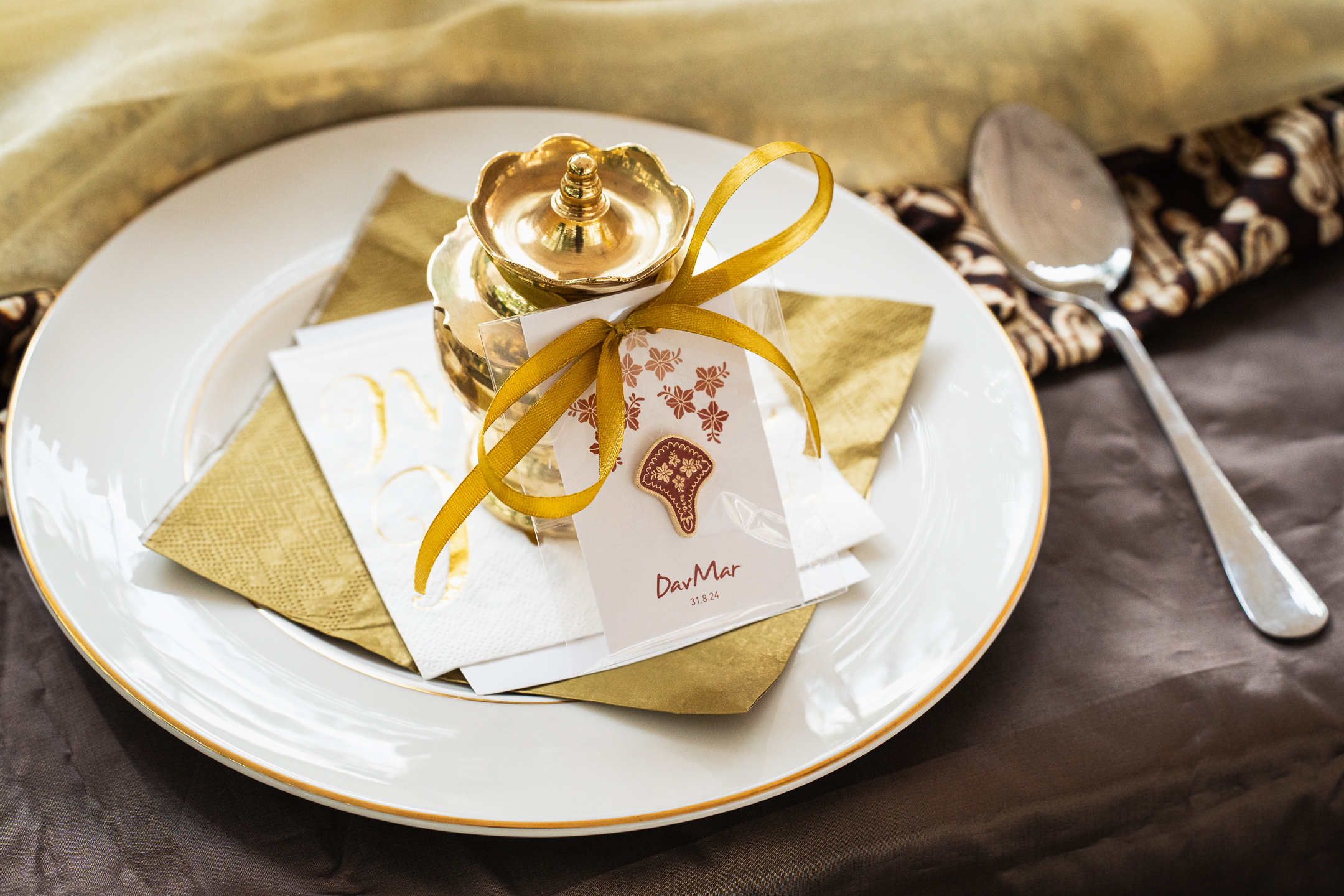 Premium Malay Wedding with Gold Table Setting and Reception Gift 1